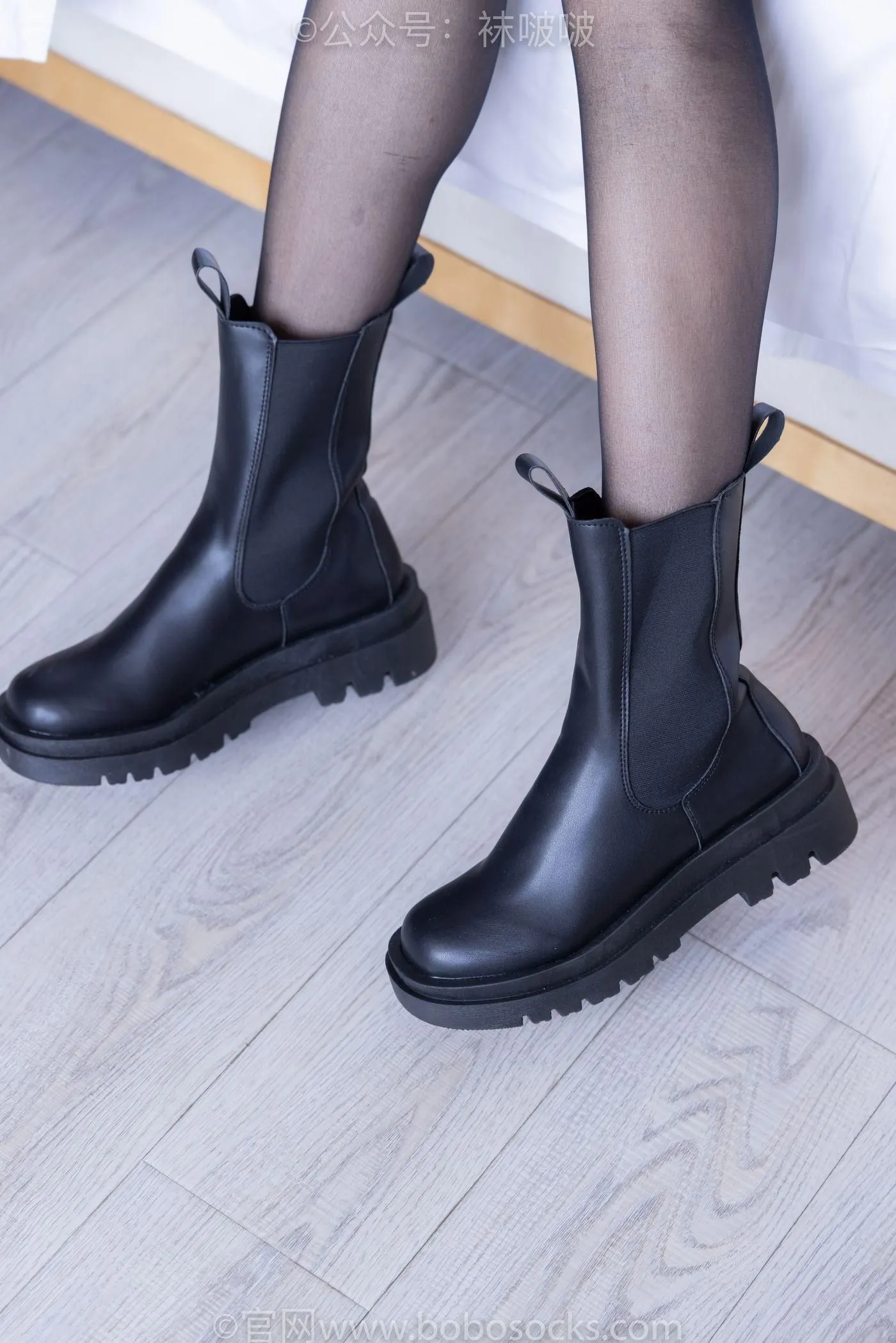 [BoBoSocks袜啵啵]NO.046 枫枫-短靴、黑丝 [135P]插图2